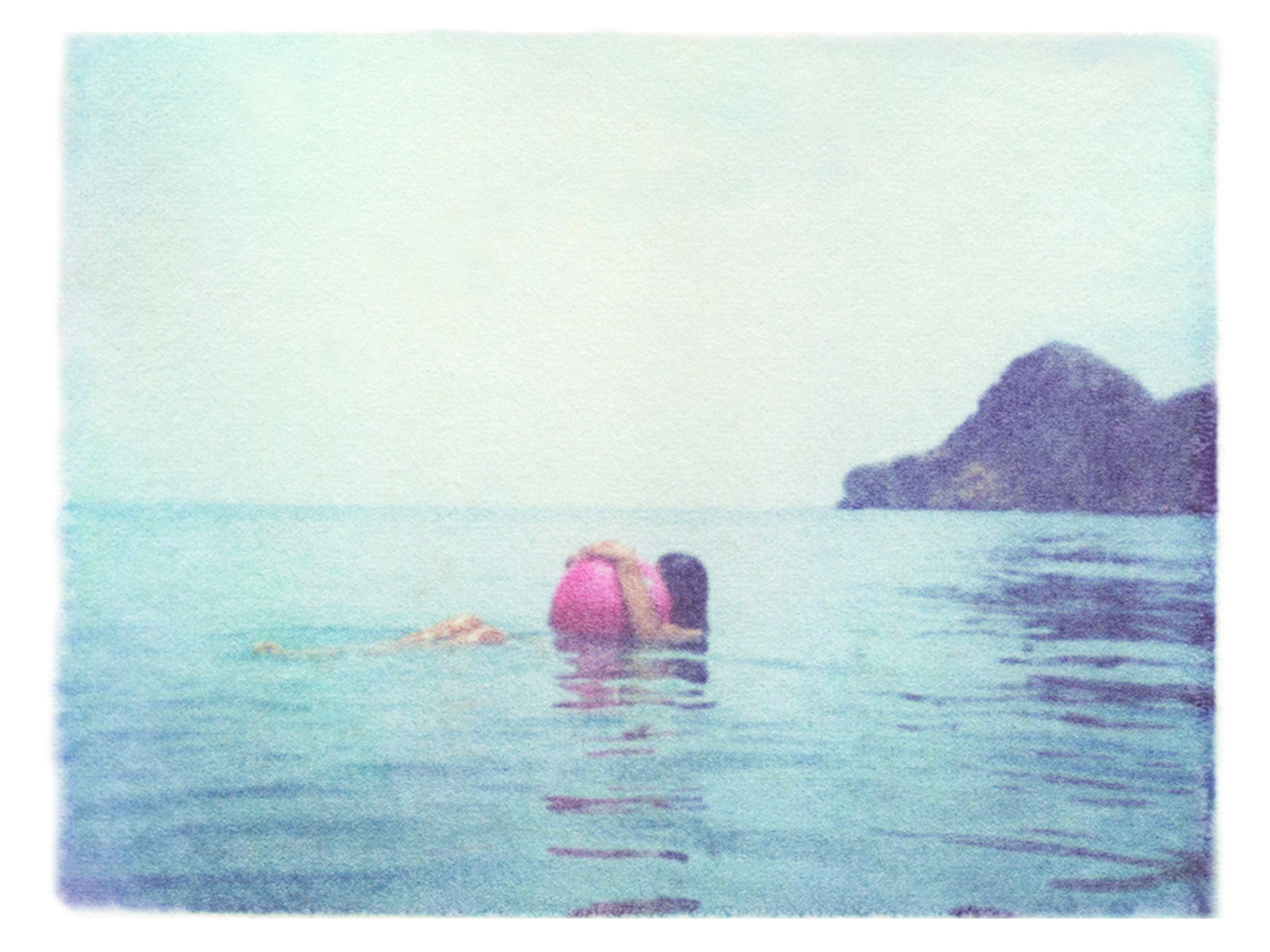 An escape into softness - She Hit Pause