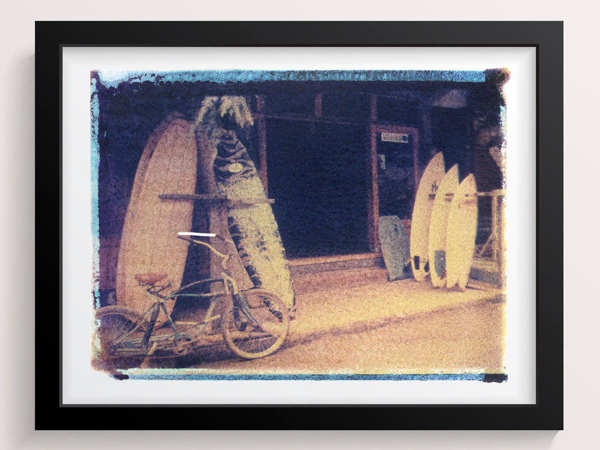 Ecuador Surf Shop - She Hit Pause