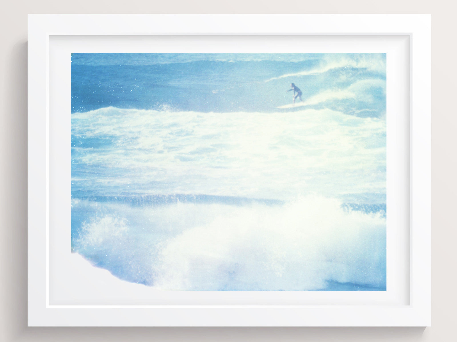 In The Corner Of Blue White (Oahu, Hawaii) - She Hit Pause